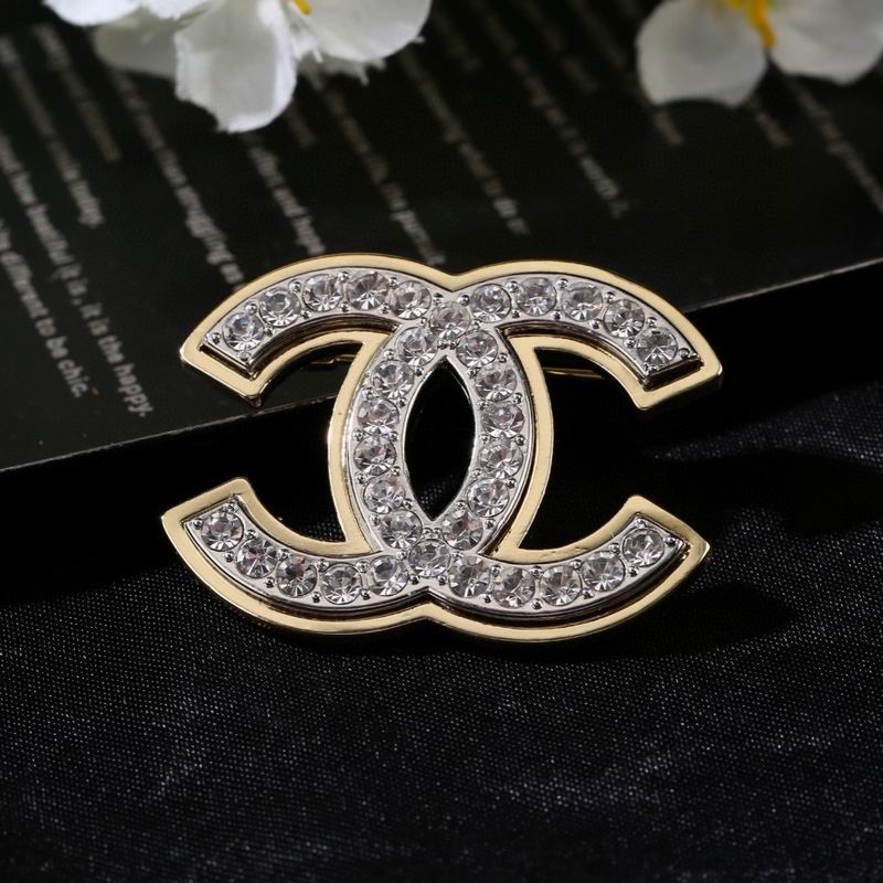 Chanel Brooch 09yxs04